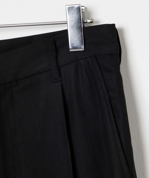 THE STANDARD（ザスタンダード）の「WEGO/【CTHY×THE STANDARD】タックワイドトラウザー（スラックス・メンズ・ブラック・MEDIUM/LARGE）」の4枚目の写真