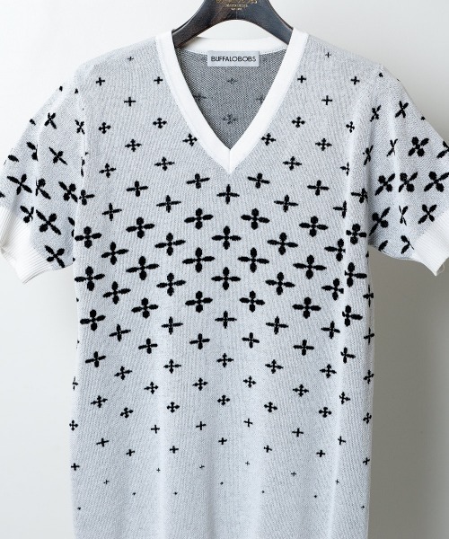 Buffalo Bobs（バッファローボブズ）の「SHIPPO(シッポウ)モノグラム Vネック 半袖ニット（ニット/セーター・メンズ・ホワイト/ネイビー/ブラック・1-2/2-3）」の6枚目の写真