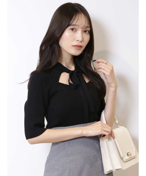 MERCURYDUO(マーキュリーデュオ)の「2WAYリボンカットアウトリブニット(ニット/セーター・レディース・チャコールグレー/オフホワイト/ブラック/ブラウン・FREE)」の7枚目の写真