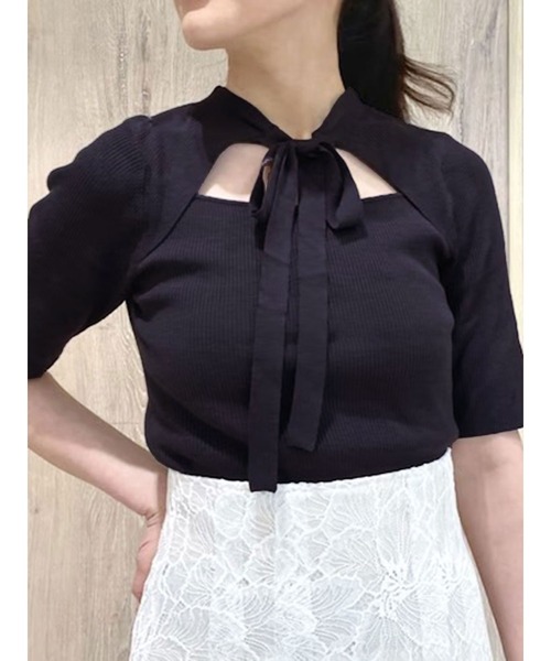 MERCURYDUO(マーキュリーデュオ)の「2WAYリボンカットアウトリブニット(ニット/セーター・レディース・チャコールグレー/オフホワイト/ブラック/ブラウン・FREE)」の1枚目の写真