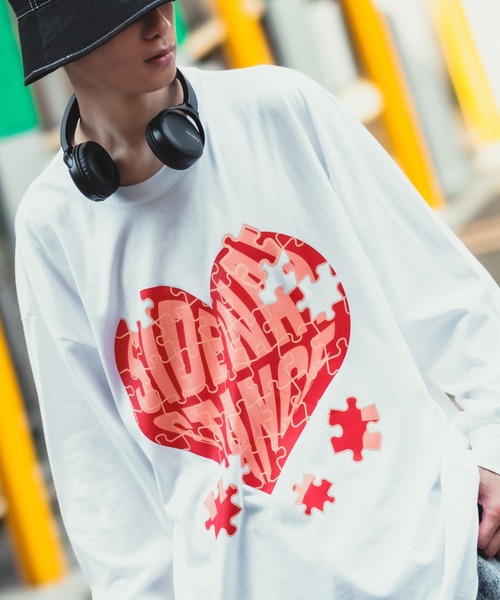 SIDEWAY STANCE（サイドウェイスタンス）の「【SIDEWAY STANCE】オリジナル グラフィック プリント ロンT（Tシャツ/カットソー・メンズ・I/L/M/ホワイト系その他2/J/ブラック系その他2/ブラック系その他/ホワイト系その他/A/E/D/H/F/B/G/C/イエロー系1/ブラック系1/ホワイト系1/ブラック系/Q/ホワイト系/N/イエロー系/K/ブラック系5/ブラック系4/ブルー系2/ホワイト系5/ブラック系3/ホワイト系4/ホワイト系3/ブルー系3/イエロー系2/イエロー系3/ホワイト系6/ブラック系6/イエロー系その他2/O/P/S/ブルー系その他2/R/イエロー系その他/ブルー系その他/グレー系その他/パープル/グレー/カーキ/ブルー系8/パープル系7/グレー系7/グレー系8/ブラック系8/ブラック系7/ホワイト系8/ホワイト系7/カーキ系3/ホワイト系その他4/ホワイト系その他3/ブラック系その他4/ブラック系その他3/イエロー系その他4/ホワイト系その他5/ブラック系その他5/グレー系その他5/ブラック系9/ホワイト系9/ブラック系その他6/ホワイト/その他1/その他2/その他3/その他6/ブラック系その他7/ホワイト系その他7/ブラック/その他/その他4/その他5/ホワイト系その他6・MEDIUM/LARGE/X-LARGE/SMALL）」の11枚目の写真