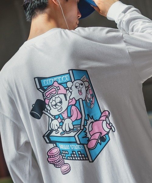 SIDEWAY STANCE（サイドウェイスタンス）の「【SIDEWAY STANCE】オリジナル グラフィック プリント ロンT（Tシャツ/カットソー・メンズ・I/L/M/ホワイト系その他2/J/ブラック系その他2/ブラック系その他/ホワイト系その他/A/E/D/H/F/B/G/C/イエロー系1/ブラック系1/ホワイト系1/ブラック系/Q/ホワイト系/N/イエロー系/K/ブラック系5/ブラック系4/ブルー系2/ホワイト系5/ブラック系3/ホワイト系4/ホワイト系3/ブルー系3/イエロー系2/イエロー系3/ホワイト系6/ブラック系6/イエロー系その他2/O/P/S/ブルー系その他2/R/イエロー系その他/ブルー系その他/グレー系その他/パープル/グレー/カーキ/ブルー系8/パープル系7/グレー系7/グレー系8/ブラック系8/ブラック系7/ホワイト系8/ホワイト系7/カーキ系3/ホワイト系その他4/ホワイト系その他3/ブラック系その他4/ブラック系その他3/イエロー系その他4/ホワイト系その他5/ブラック系その他5/グレー系その他5/ブラック系9/ホワイト系9/ブラック系その他6/ホワイト/その他1/その他2/その他3/その他6/ブラック系その他7/ホワイト系その他7/ブラック/その他/その他4/その他5/ホワイト系その他6・MEDIUM/LARGE/X-LARGE/SMALL）」の15枚目の写真