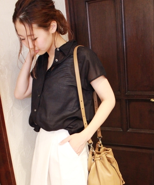 JOURNAL STANDARD(ジャーナルスタンダード)の「80ローンサイドタックシャツ#(シャツ/ブラウス・レディース・ホワイト/ベージュ/ネイビー/ピンク/イエロー・FREE)」の3枚目の写真