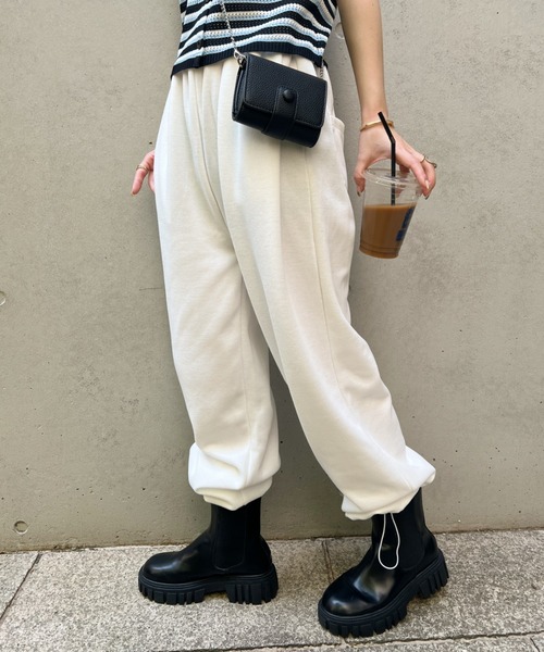 CLEA(クレア)の「ミラー付き/マイクロミニショルダーチェーンバッグ(ショルダーバッグ・レディース・ブラック/サックスブルー/ピンク/ブラウン/ホワイト・FREE)」の21枚目の写真