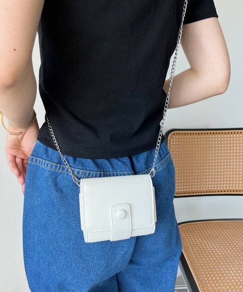 CLEA(クレア)の「ミラー付き/マイクロミニショルダーチェーンバッグ(ショルダーバッグ・レディース・ブラック/サックスブルー/ピンク/ブラウン/ホワイト・FREE)」の8枚目の写真