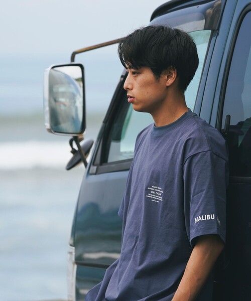 MALIBU SHIRTS(マリブシャツ)の「MALIBU SHIRTS x B:MING by BEAMS / 別注 ランド アンド ウォーター スリーブプリントTシャツ(セットアップ対応)(Tシャツ/カットソー・メンズ・ブラック/ホワイト/ネイビー・M/L/XL)」の3枚目の写真