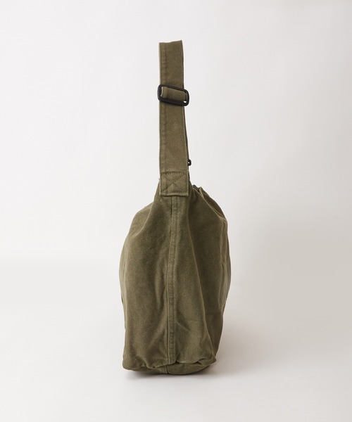 Alite cloth（アリーテクロス）の「キャンバス地ビッグショルダーバッグ（ショルダーバッグ・レディース・レッド/ホワイト/ブラック/カーキ・F）」の12枚目の写真