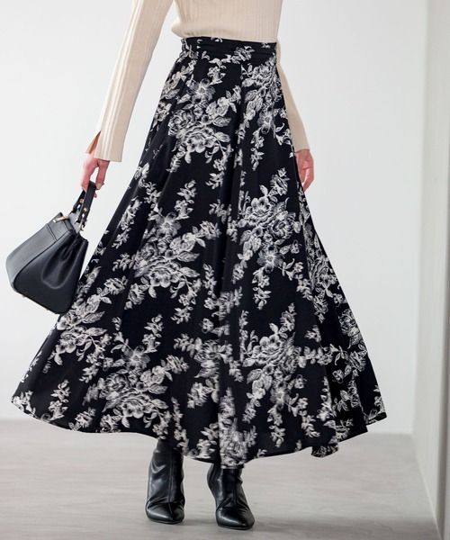 Andemiu（アンデミュウ）の「【選べる着丈/ZOZO限定カラー】10thアソートフレアスカート904136（スカート・レディース・グリーン/オフホワイト/ブラック/ブルー/グリーン系その他/スミクロ/イエロー/ネイビー/ブラウン/ピンク/グレー/ブラック系5/ブラック系/ブラック系6/ブルー系1/グレー系4/レッド系8/ブラック系3/ネイビー系5/オレンジ系5/カーキ系8/ベージュ/ナチュラル/ライトブラック/オリーブ/アイボリー/ブラウン系その他4/その他8/ベージュ系その他2/カーキ/ブラウン系その他7・ﾌﾘ-/FREE）」の4枚目の写真