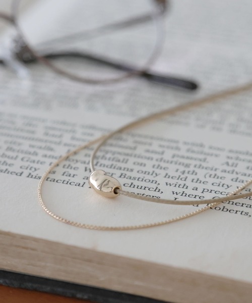 LEPSIM（レプシィム）の「コードメタル２連ネック　196689（ネックレス・レディース・ベージュ/カーキ/ブラック・ONE SIZE）」の2枚目の写真