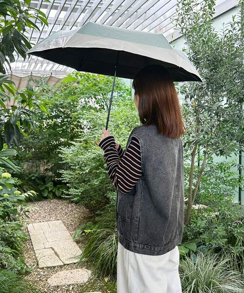 Ober Tashe（オーバータッシェ）の「【紫外線遮蔽率90％以上/レイン/日傘/折りたたみ傘/UVカット】バイカラー（折りたたみ傘・レディース・ベージュ/グリーン/ピンク系/ブラック/グレー/ネイビー・FREE）」の5枚目の写真