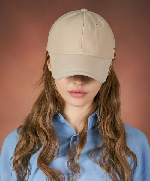VARZAR(バザール)の「VARZAR(バザール)/Rose gold stud over fit ball cap/ローズゴールド スタッズ オーバーフィット ベースボール キャップ(キャップ・レディース・ブラック/ベージュ・FREE)」の15枚目の写真