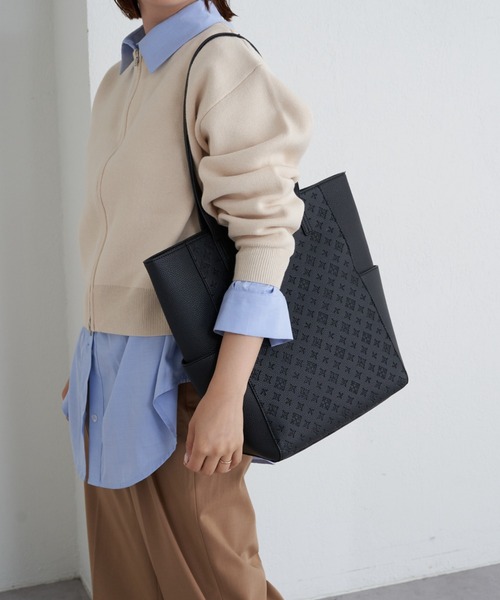 Daily russet（デイリー ラシット）の「【A4サイズ対応】シボ 型押しトートバッグ（トートバッグ・レディース・ブラック/アイボリー/グレー/キャメル/ゴールド/オリーブ/ブラウン・FREE）」の19枚目の写真