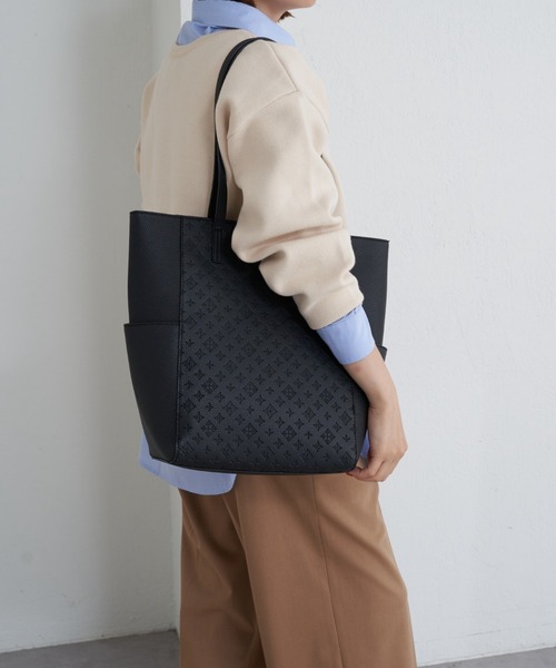 Daily russet（デイリー ラシット）の「【A4サイズ対応】シボ 型押しトートバッグ（トートバッグ・レディース・ブラック/アイボリー/グレー/キャメル/ゴールド/オリーブ/ブラウン・FREE）」の21枚目の写真