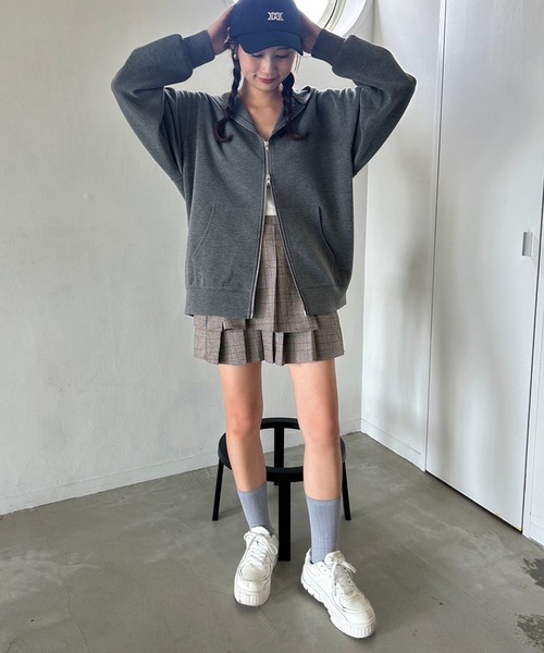 one after another NICE CLAUP(ワンアフターアナザーナイスクラップ)の「オーバーサイズダブルジップパーカー(パーカー・レディース・グレー/チャコールグレー/アイボリー・FREE)」の21枚目の写真