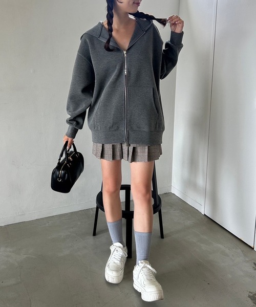 one after another NICE CLAUP(ワンアフターアナザーナイスクラップ)の「オーバーサイズダブルジップパーカー(パーカー・レディース・グレー/チャコールグレー/アイボリー・FREE)」の20枚目の写真