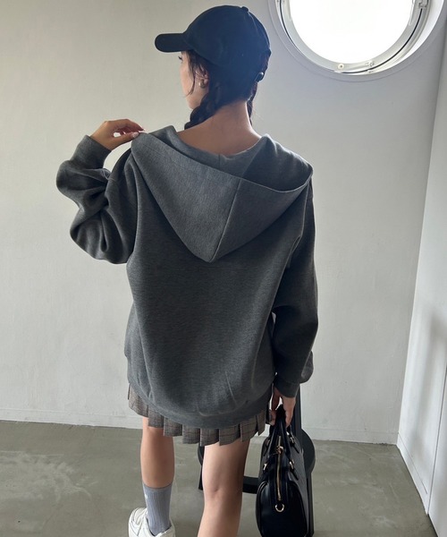 one after another NICE CLAUP(ワンアフターアナザーナイスクラップ)の「オーバーサイズダブルジップパーカー(パーカー・レディース・グレー/チャコールグレー/アイボリー・FREE)」の19枚目の写真