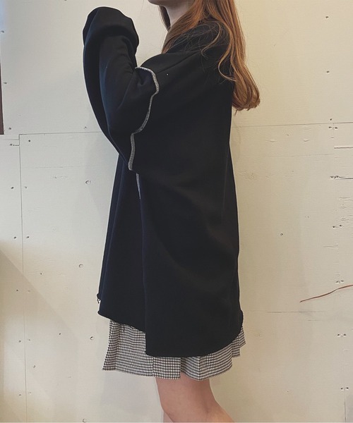 Nana(ナナ)の「カレッジロゴカットオフプルオーバー(Tシャツ/カットソー・レディース・グレー/ブラック・FREE)」の14枚目の写真