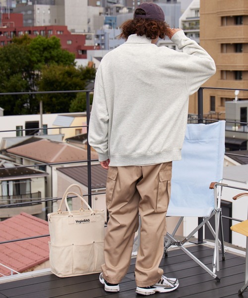 BARK MANHATTAN（バークマンハッタン）の「USAコットン ヘビーウェイト裏起毛 オーバーサイズタートルネックスウェット（スウェット・メンズ・カーキ/モカ/アイボリー/ネイビー/ブラック/アッシュグレー・L/M）」の19枚目の写真