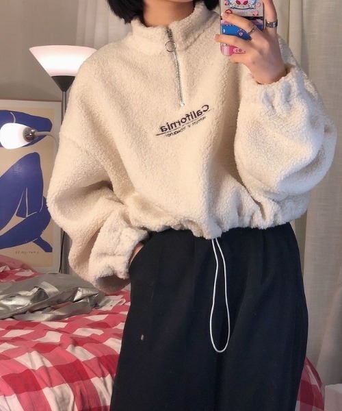 Achic(アシック)の「ロゴハーフジップボアプルオーバー ユニセックス ロゴトップス(その他トップス・レディース・ブラック/アイボリー/ブラウン系その他・M)」の4枚目の写真