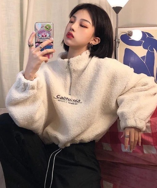 Achic(アシック)の「ロゴハーフジップボアプルオーバー ユニセックス ロゴトップス(その他トップス・レディース・ブラック/アイボリー/ブラウン系その他・M)」の6枚目の写真