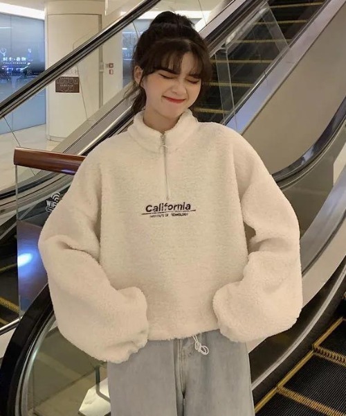 Achic(アシック)の「ロゴハーフジップボアプルオーバー ユニセックス ロゴトップス(その他トップス・レディース・ブラック/アイボリー/ブラウン系その他・M)」の16枚目の写真