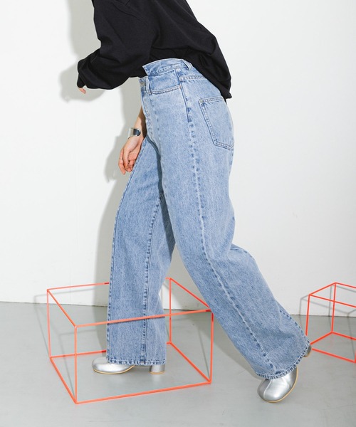 KBF（ケイビーエフ）の「ウエストデザインデニム（デニムパンツ・レディース・ライトブルー/ブルー・36/34/38）」の8枚目の写真