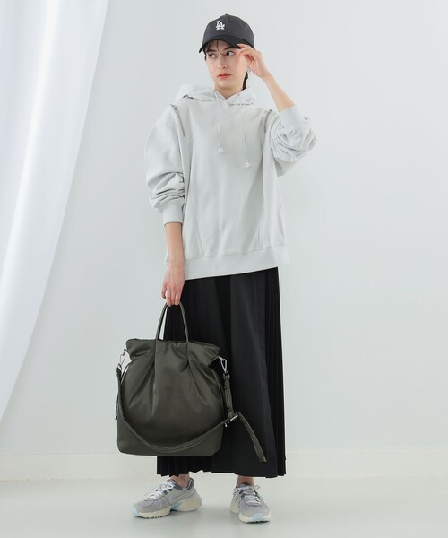 Ray BEAMS(レイビームス)の「Ray BEAMS / ショルダー ジップ フーディー(パーカー・レディース・ブラック/ライトグレー・ONE SIZE)」の11枚目の写真