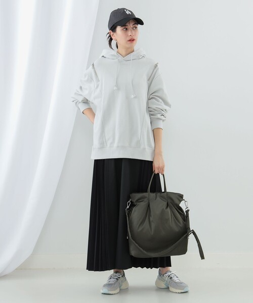 Ray BEAMS(レイビームス)の「Ray BEAMS / ショルダー ジップ フーディー(パーカー・レディース・ブラック/ライトグレー・ONE SIZE)」の12枚目の写真