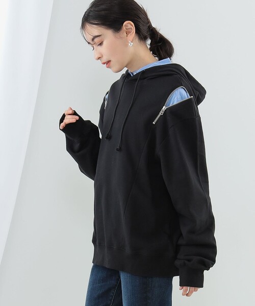 Ray BEAMS(レイビームス)の「Ray BEAMS / ショルダー ジップ フーディー(パーカー・レディース・ブラック/ライトグレー・ONE SIZE)」の4枚目の写真