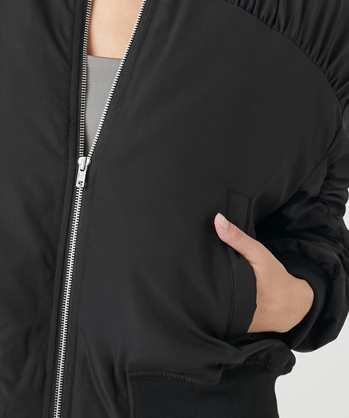 FOREVER 21(フォーエバー トゥエンティーワン)の「シャーリングブルソン(ブルゾン・レディース・ブラック/ベージュ・LARGE/MEDIUM)」の11枚目の写真