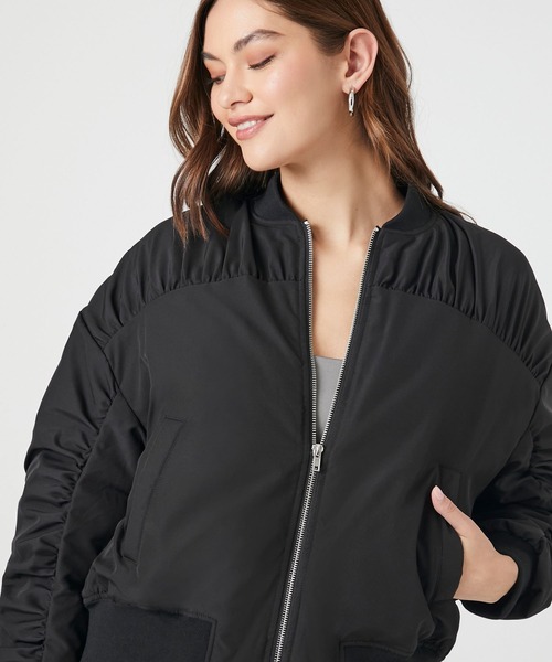 FOREVER 21(フォーエバー トゥエンティーワン)の「シャーリングブルソン(ブルゾン・レディース・ブラック/ベージュ・LARGE/MEDIUM)」の4枚目の写真