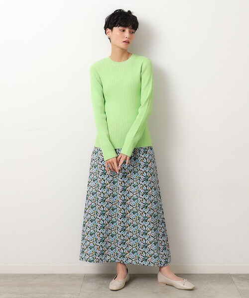 OPAQUE.CLIP(オペークドットクリップ)の「◆フラワープリントナロースカート【洗濯洗い可】(スカート・レディース・ブラック系/ホワイト系3・38/36)」の8枚目の写真