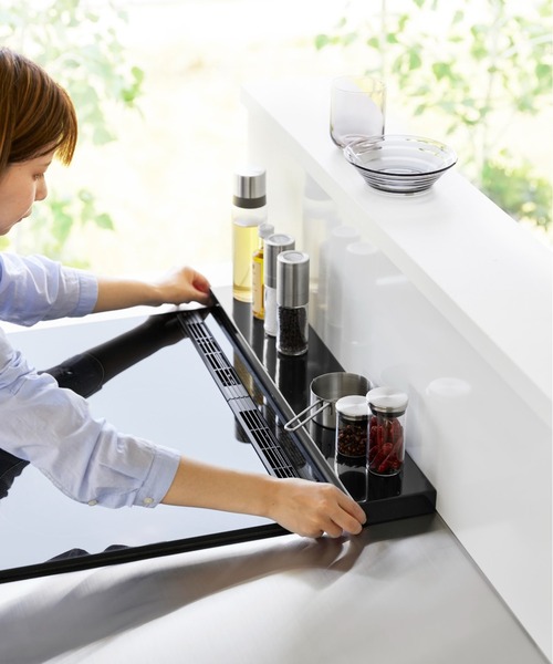 tower（タワー）の「tower(タワー)奥行伸縮排気口カバー 60cmコンロ用（キッチン収納・レディース・ブラック/ホワイト・ONE SIZE）」の3枚目の写真