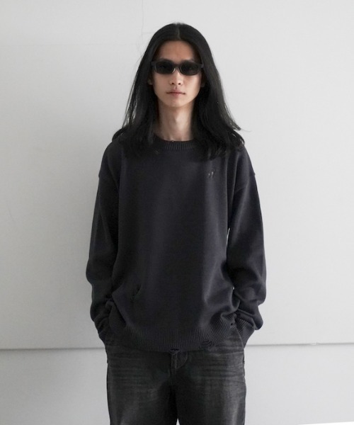 ANDER（アンダー）の「ANDER DAMAGE CREW（ニット/セーター・メンズ・ブラック/グレー/アイボリー/ダークグレー・2）」の4枚目の写真