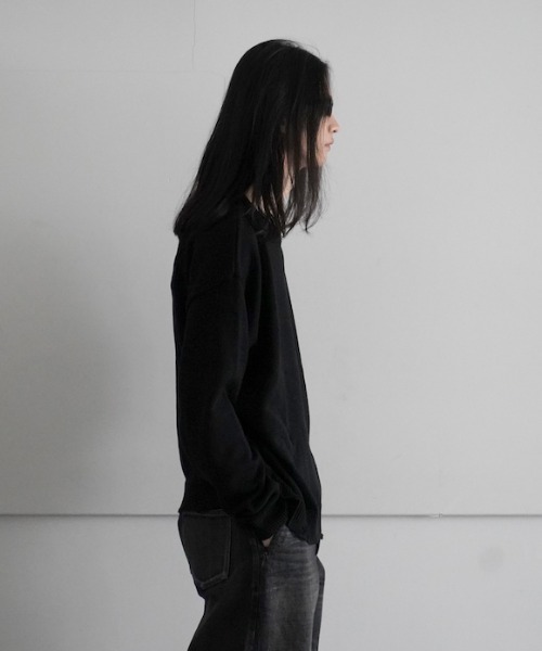 ANDER（アンダー）の「ANDER DAMAGE CREW（ニット/セーター・メンズ・ブラック/グレー/アイボリー/ダークグレー・2）」の9枚目の写真
