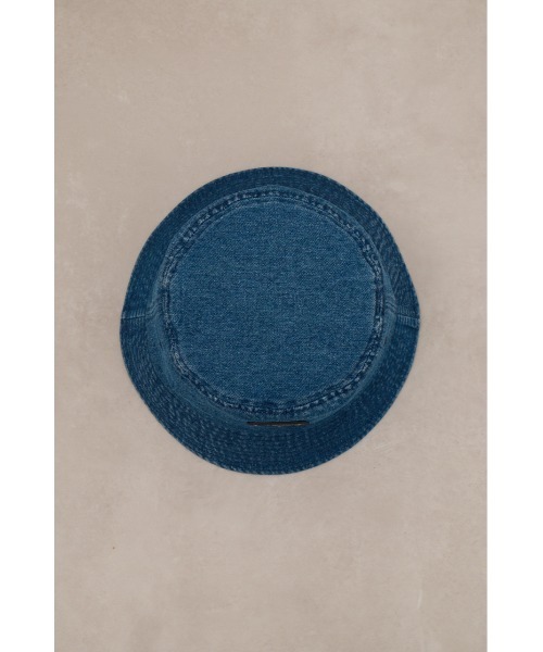 AZUL by moussy（アズールバイマウジー）の「ロゴプレートストーンウォッシュバケットハット（ハット・メンズ・ブルー・FREE）」の6枚目の写真