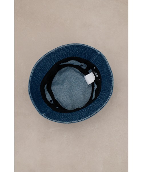 AZUL by moussy（アズールバイマウジー）の「ロゴプレートストーンウォッシュバケットハット（ハット・メンズ・ブルー・FREE）」の9枚目の写真