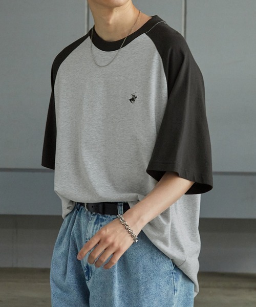 BEVERLY HILLS POLO CLUB（ビバリーヒルズポロクラブ）の「BEVERLY HILLS POLO CLUB / ビバリーヒルズポロクラブ 別注 ワンポイントロゴ刺繍　オーバーサイズ半袖Tシャツ（Tシャツ/カットソー・メンズ・ブラック系/ホワイト/ダークネイビー/ブラック系1/ブラック/ネイビー系・M/L）」の4枚目の写真