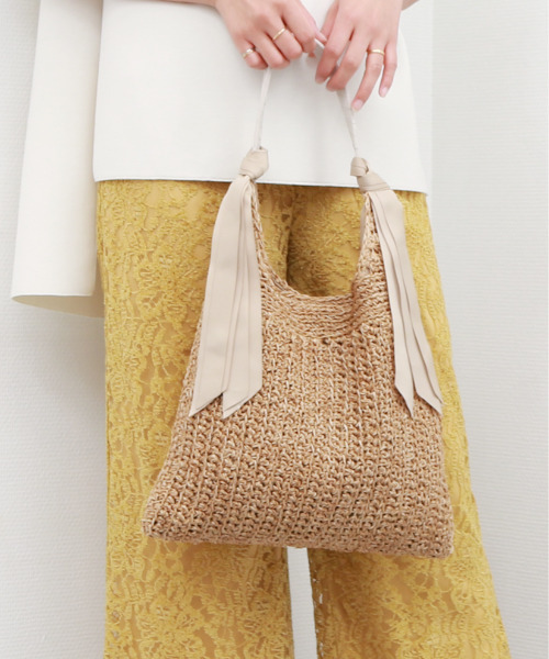 cache cache（カシュ カシュ）の「カシュカシュ cachecache / 下がりグログラン柄編みトートバッグ（かごバッグ・レディース・ブラック/ブルー/グレー/ピンク/グリーン/ベージュ/マスタード・FREE）」の4枚目の写真