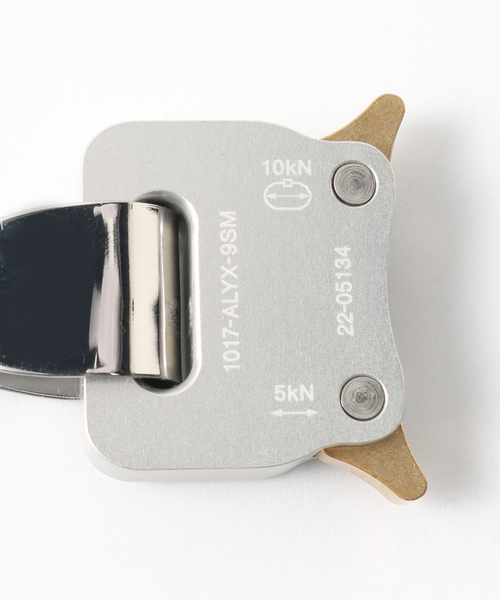 1017 ALYX 9SM(アリクス)の「【1017 ALYX 9SM / 017 アリクス 9SM】METAL BUCKLE NECKLACE(ネックレス・メンズ・シルバー・MEDIUM)」の4枚目の写真