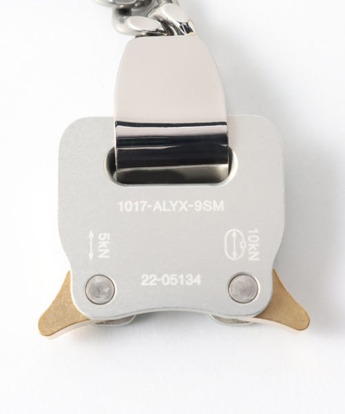 1017 ALYX 9SM(アリクス)の「【1017 ALYX 9SM / 017 アリクス 9SM】METAL BUCKLE NECKLACE(ネックレス・メンズ・シルバー・MEDIUM)」の5枚目の写真