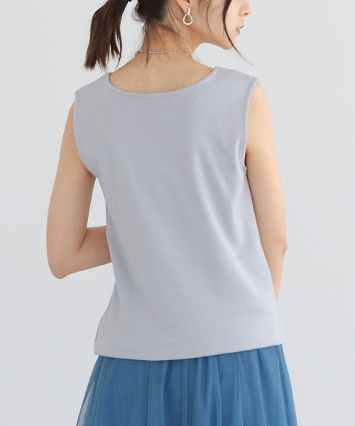 and it_（アンドイット）の「[日本製]凄く透けない大人カワイイVネックタンクトップ（タンクトップ・レディース・チャコール/ベージュ/カーキ系/ロイヤルブルー/ブルー系/パープル/ラベンダー/ライトグレー/キャメル/オフホワイト/クリーム/ブラック/チョコ/ブラウン系/カーキ/ブルーグリーン・FREE）」の20枚目の写真