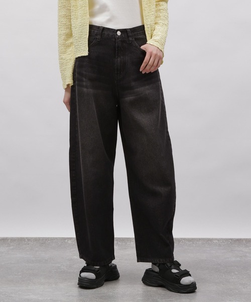 LAKOLE（ラコレ）の「カーブシルエットデニムパンツ / 112952（デニムパンツ・レディース・ブラック/ライトブルー/ブルー・SMALL/MEDIUM/LARGE）」の4枚目の写真