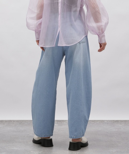 LAKOLE（ラコレ）の「カーブシルエットデニムパンツ / 112952（デニムパンツ・レディース・ブラック/ライトブルー/ブルー・SMALL/MEDIUM/LARGE）」の12枚目の写真