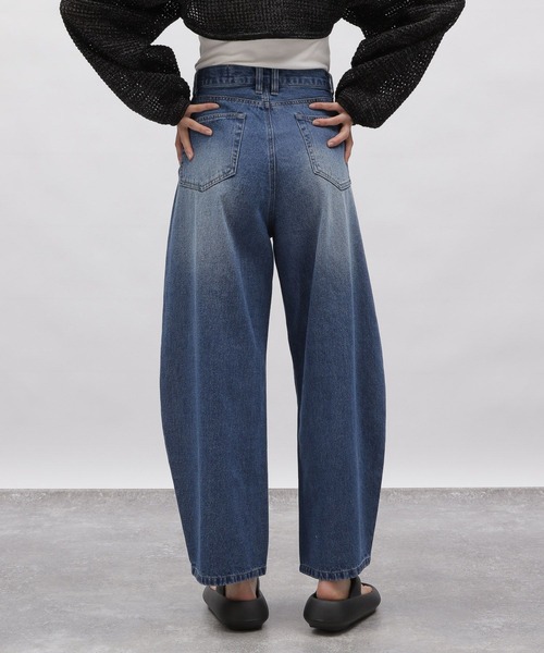 LAKOLE（ラコレ）の「カーブシルエットデニムパンツ / 112952（デニムパンツ・レディース・ブラック/ライトブルー/ブルー・SMALL/MEDIUM/LARGE）」の18枚目の写真