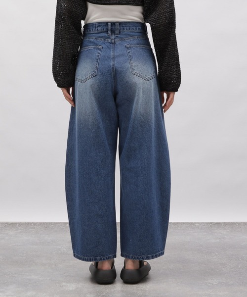 LAKOLE（ラコレ）の「カーブシルエットデニムパンツ / 112952（デニムパンツ・レディース・ブラック/ライトブルー/ブルー・SMALL/MEDIUM/LARGE）」の21枚目の写真