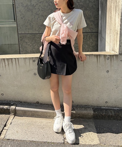 one after another NICE CLAUP（ワンアフターアナザーナイスクラップ）の「ワンポイントロゴ刺繍Tシャツ【ZOZO限定商品】（Tシャツ/カットソー・レディース・オートミール/オフホワイト/ホワイト×ブラック/ベビーピンク・FREE）」の7枚目の写真