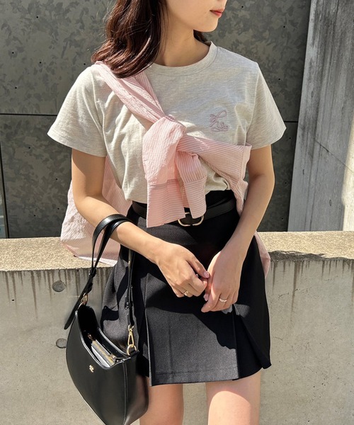 one after another NICE CLAUP（ワンアフターアナザーナイスクラップ）の「ワンポイントロゴ刺繍Tシャツ【ZOZO限定商品】（Tシャツ/カットソー・レディース・オートミール/オフホワイト/ホワイト×ブラック/ベビーピンク・FREE）」の9枚目の写真