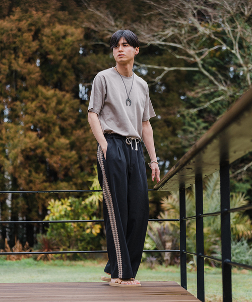 EDIFICE（エディフィス）の「シャンタン サイドライン ワイド イージーパンツ（その他パンツ・メンズ・ベージュ/ブラック・LARGE/MEDIUM）」の3枚目の写真