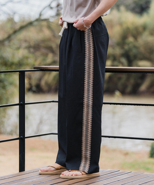 EDIFICE（エディフィス）の「シャンタン サイドライン ワイド イージーパンツ（その他パンツ・メンズ・ベージュ/ブラック・LARGE/MEDIUM）」の7枚目の写真